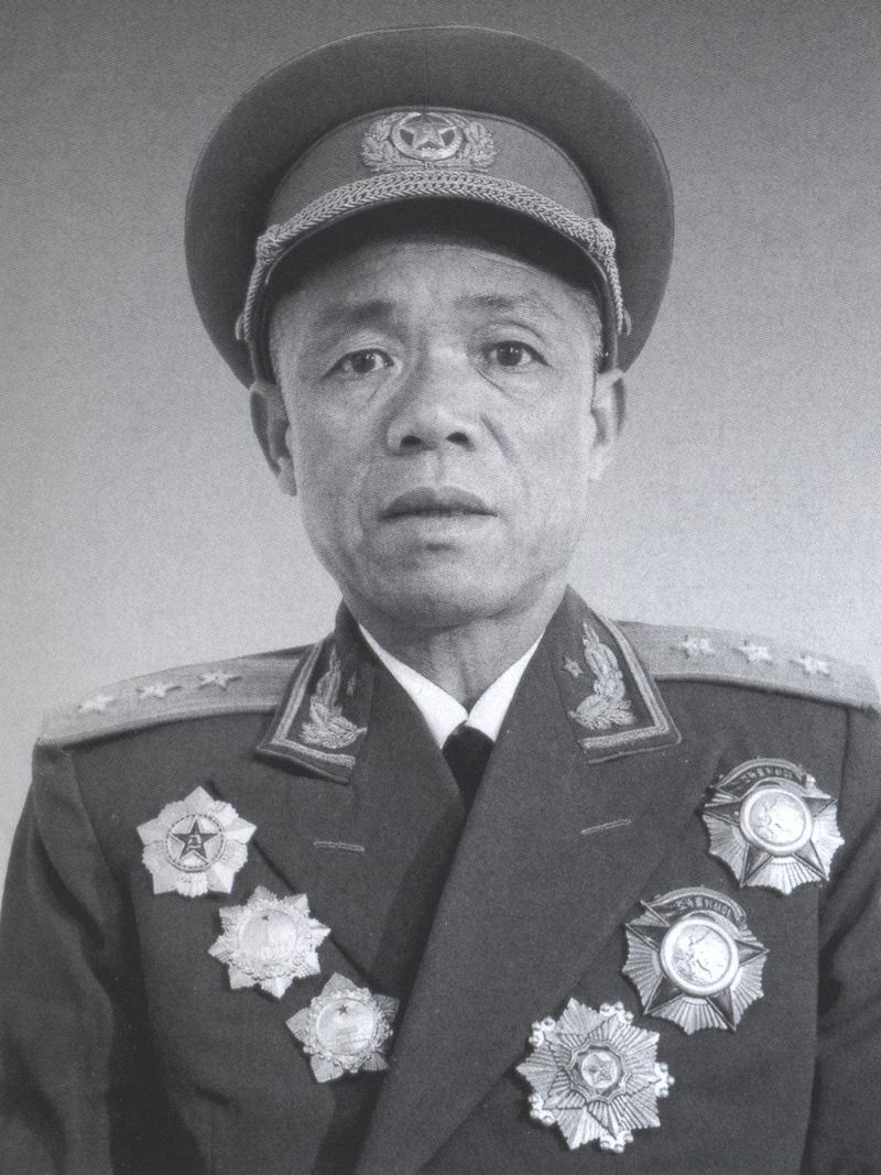 1957年，韩先楚担任福州军区司令员，叶飞专任第一政委，很多人都比较好奇，都是开