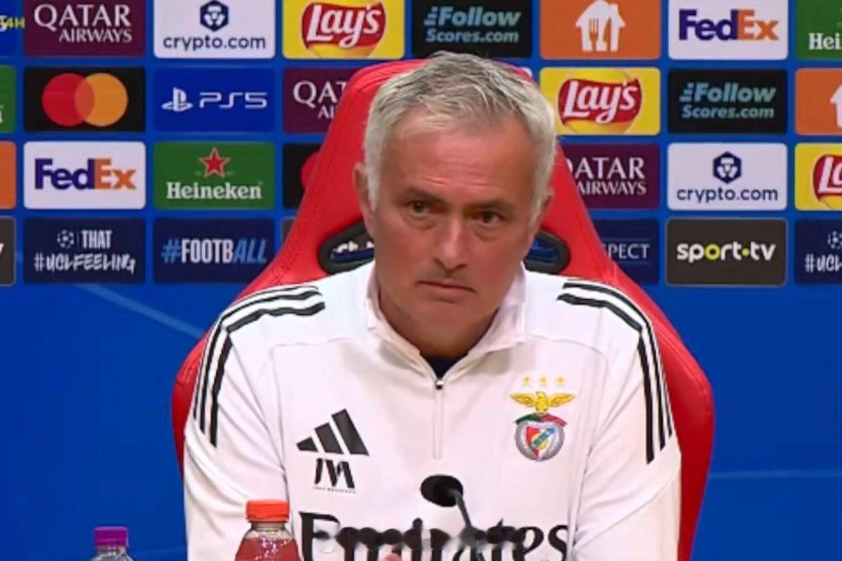 【穆里尼奥再爆金句】欧冠赛前新发布会，本菲卡主帅穆里尼奥表示：“我是少数几位离开