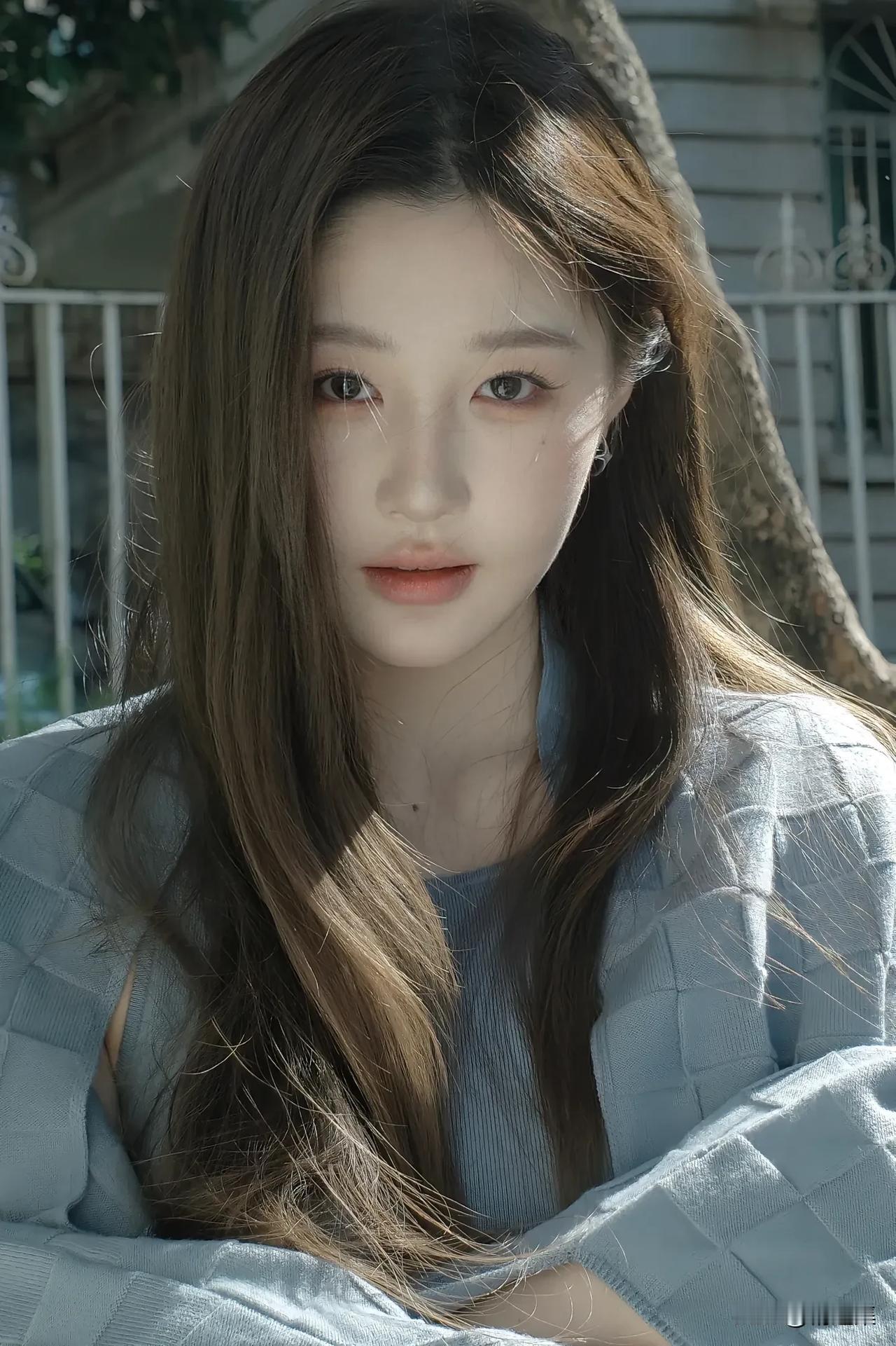 温柔少女，阳光下的美丽瞬间