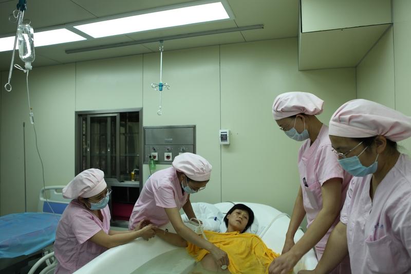 南京女子腹痛3天就医，医生：你要生了！她当场懵圈：我根本没怀孕啊！上着班突