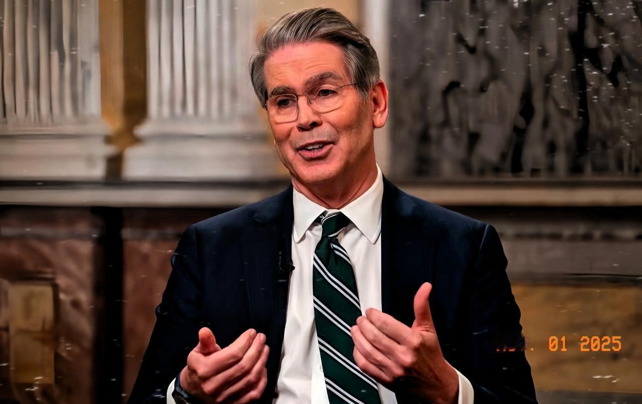 贝森特：两年内稀土有新替代源，全球供应链将重构？美国财长贝森特在接受国际媒体专访