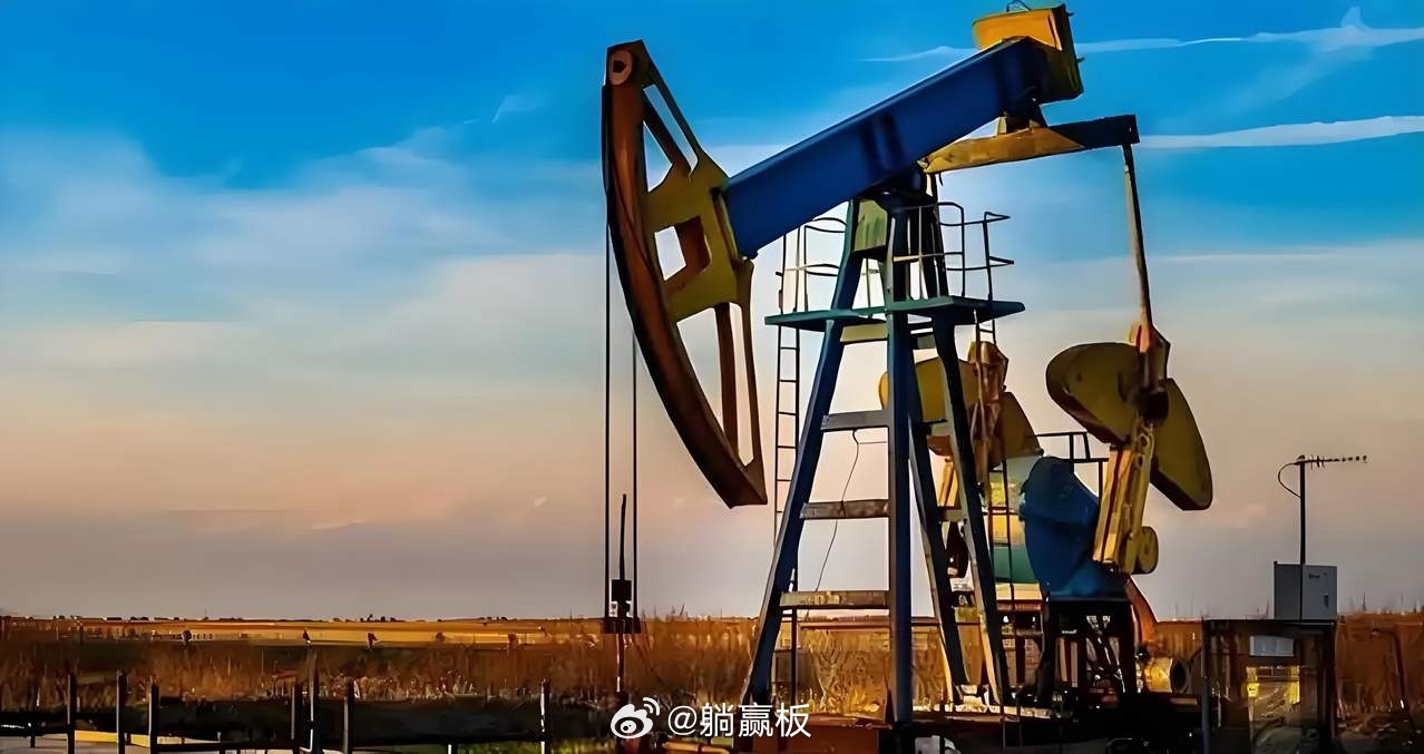 现在就算是霍尔木兹海峡允许通过了，也运不出太多石油了。因为沿岸的炼油厂以及储油罐