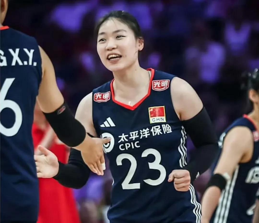 女排小将张籽萱无缘世联赛“最佳二传”。中国女排16岁主二传张籽萱在世界女排联赛一