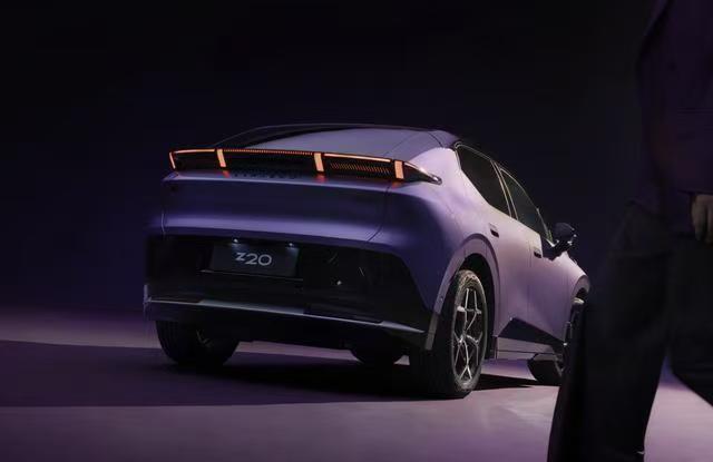 领克Z20推出全新‘马德拉紫’限时10.99万元起，时尚双色设计引领纯电SUV潮流