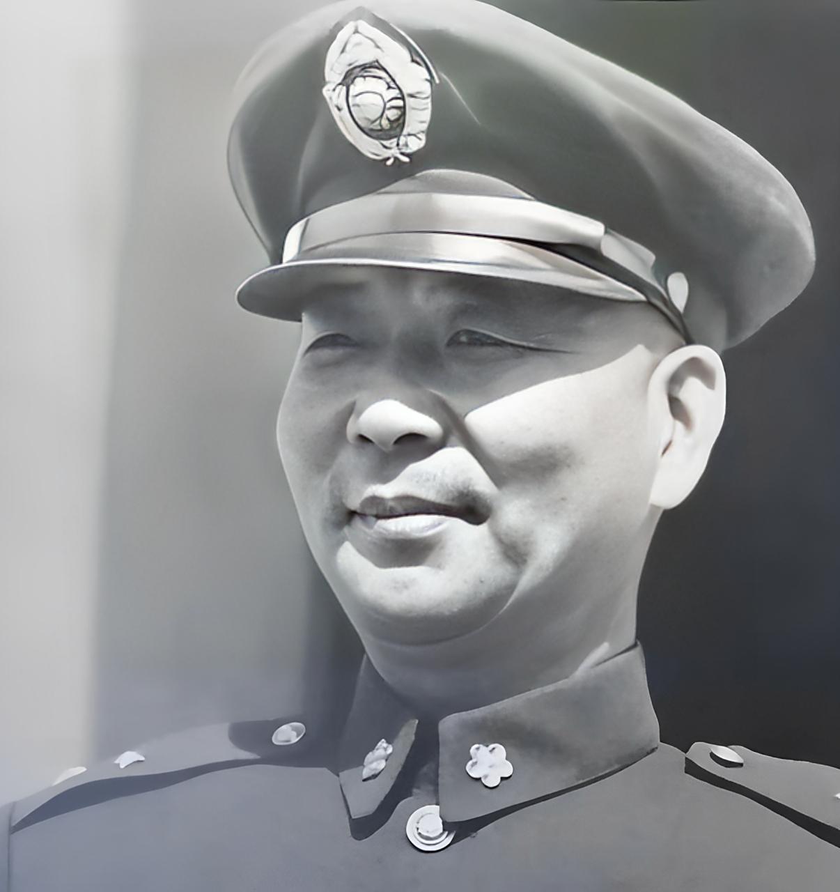 1948年12月15日夜，双堆集的炮火渐息，国民党第十二兵团的残部在黑暗中作鸟兽
