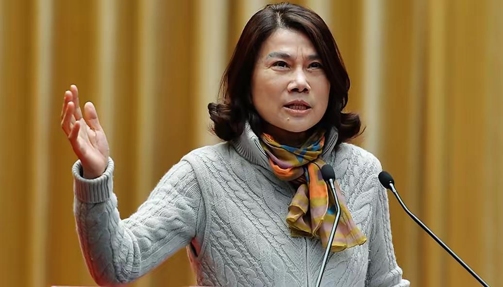 董明珠拍桌：你信我留5年，买不起房我兜底！如今他不仅住进人才房，存款超80万，退