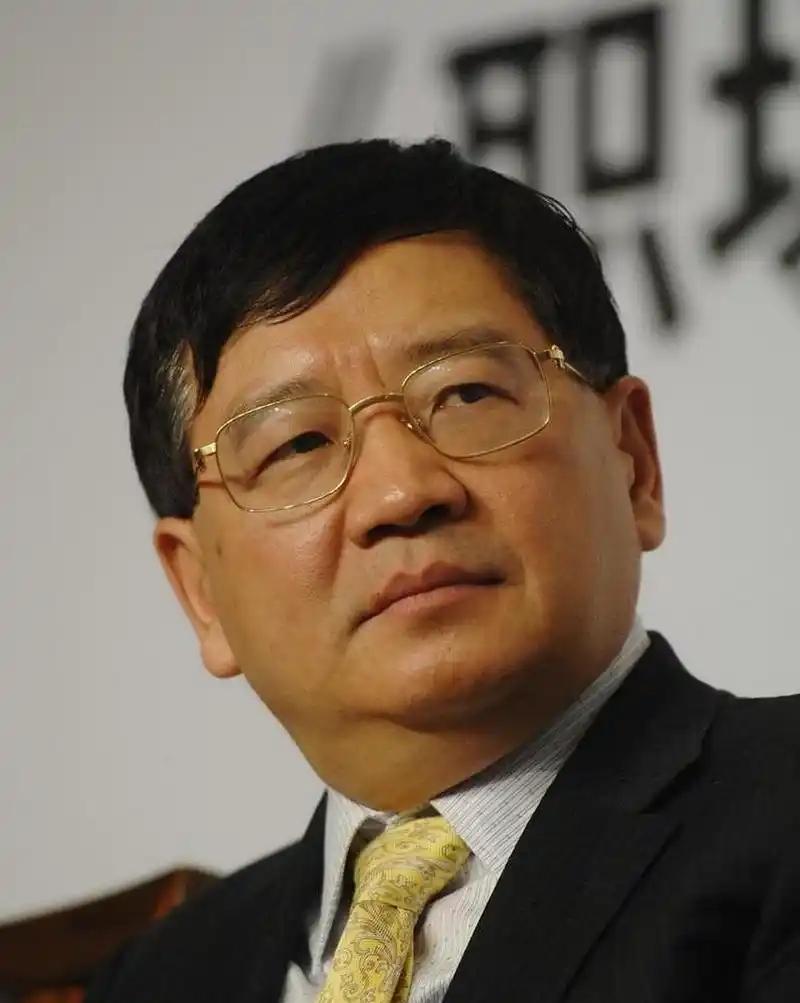 🌞徐小平从新东方拿走40亿离场，很多人一度认为徐小平的这辈子也就这样了，他