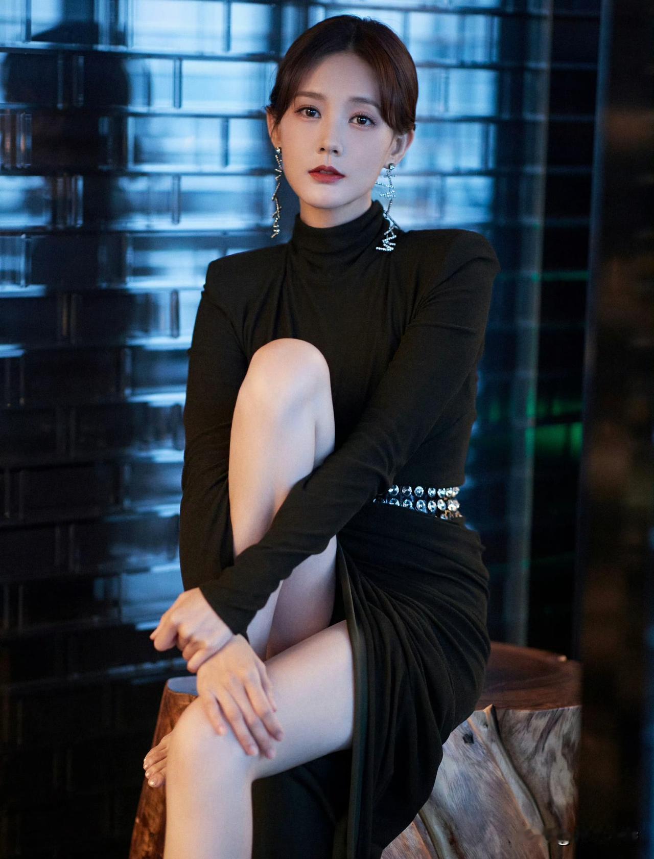 李一桐闪亮清澈的眼神好温柔。犹如星空最闪亮的星！李一桐