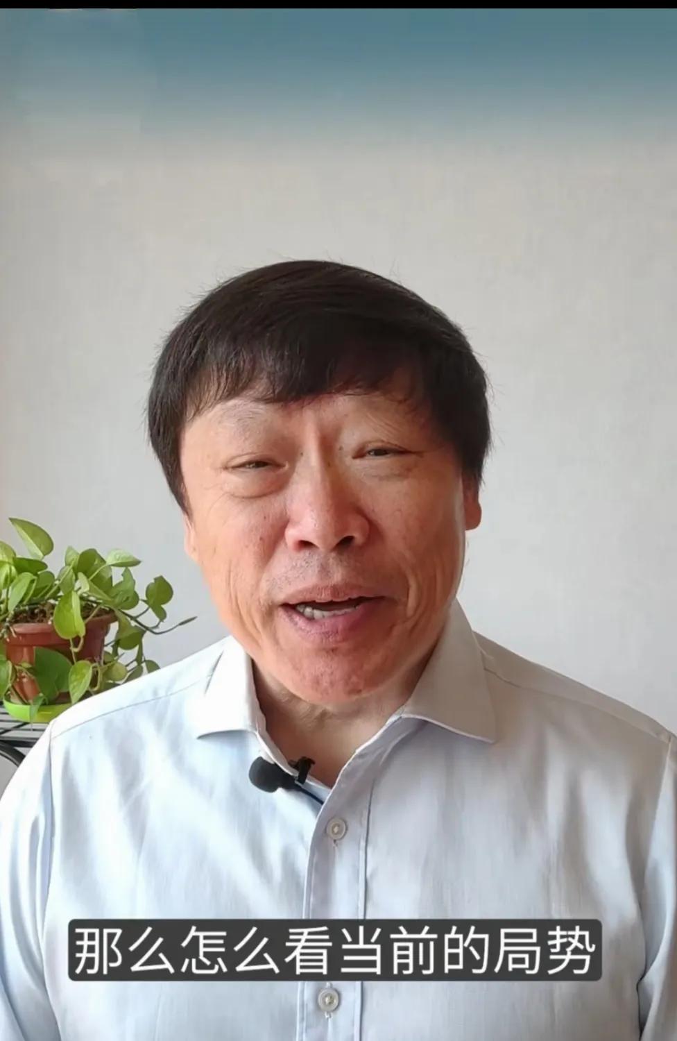 不能拿胡锡进的长相说事儿。这几天看到有些网友在谈论老胡的相貌，说老胡长得怎么怎