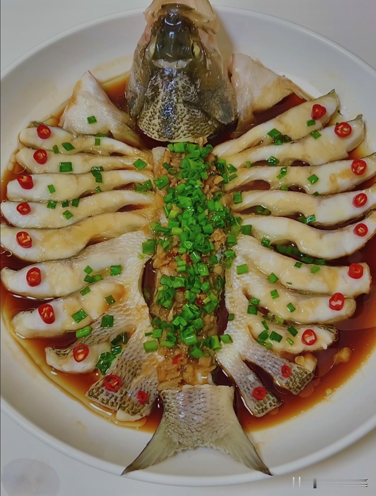 别再傻傻只买鲈鱼！处理到位的罗非鱼，口感真的不输甚至超越鲈鱼经常买菜做饭的朋