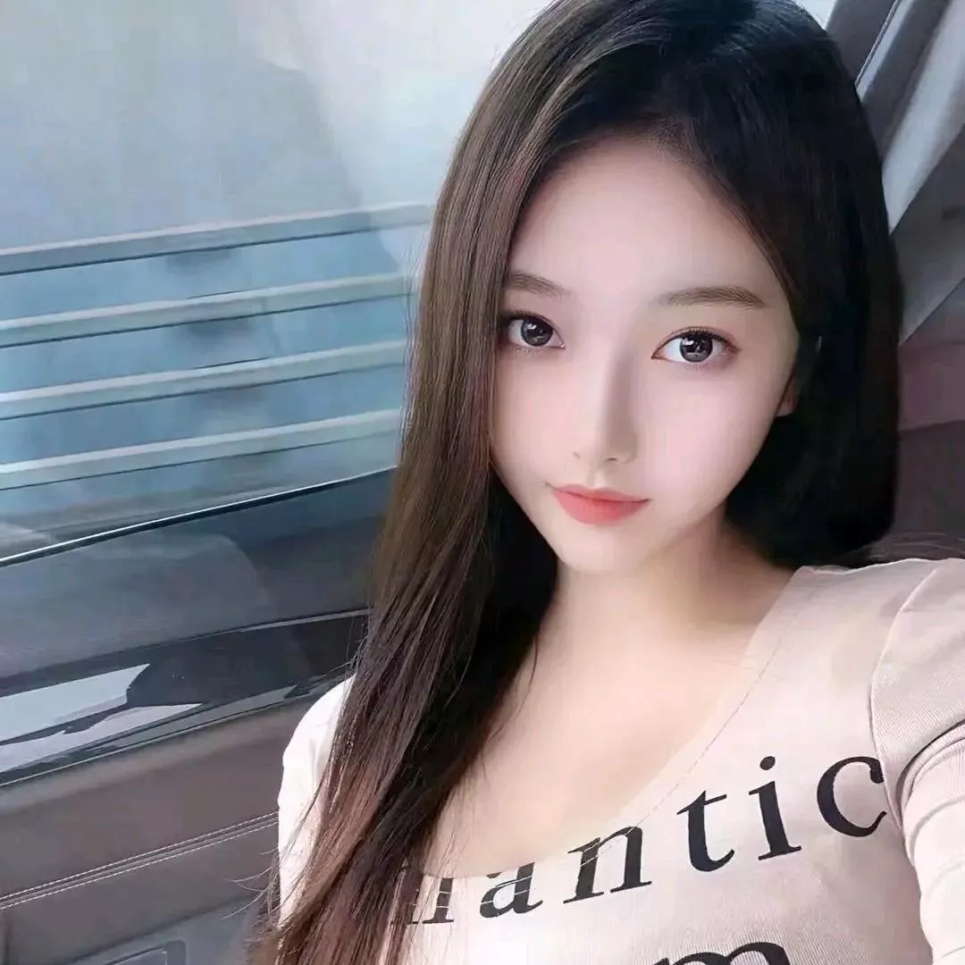 元气少女，车内自拍，温柔可人