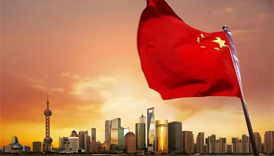 西方原本认为，打垮了俄罗斯就可以拧成一股绳，从而打爆中国，但是印巴冲突终于让他们
