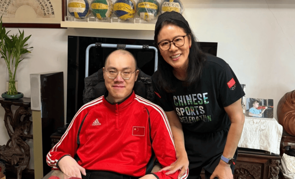 周苏红与汤淼: 衣带渐宽终不悔, 为伊消得人憔悴