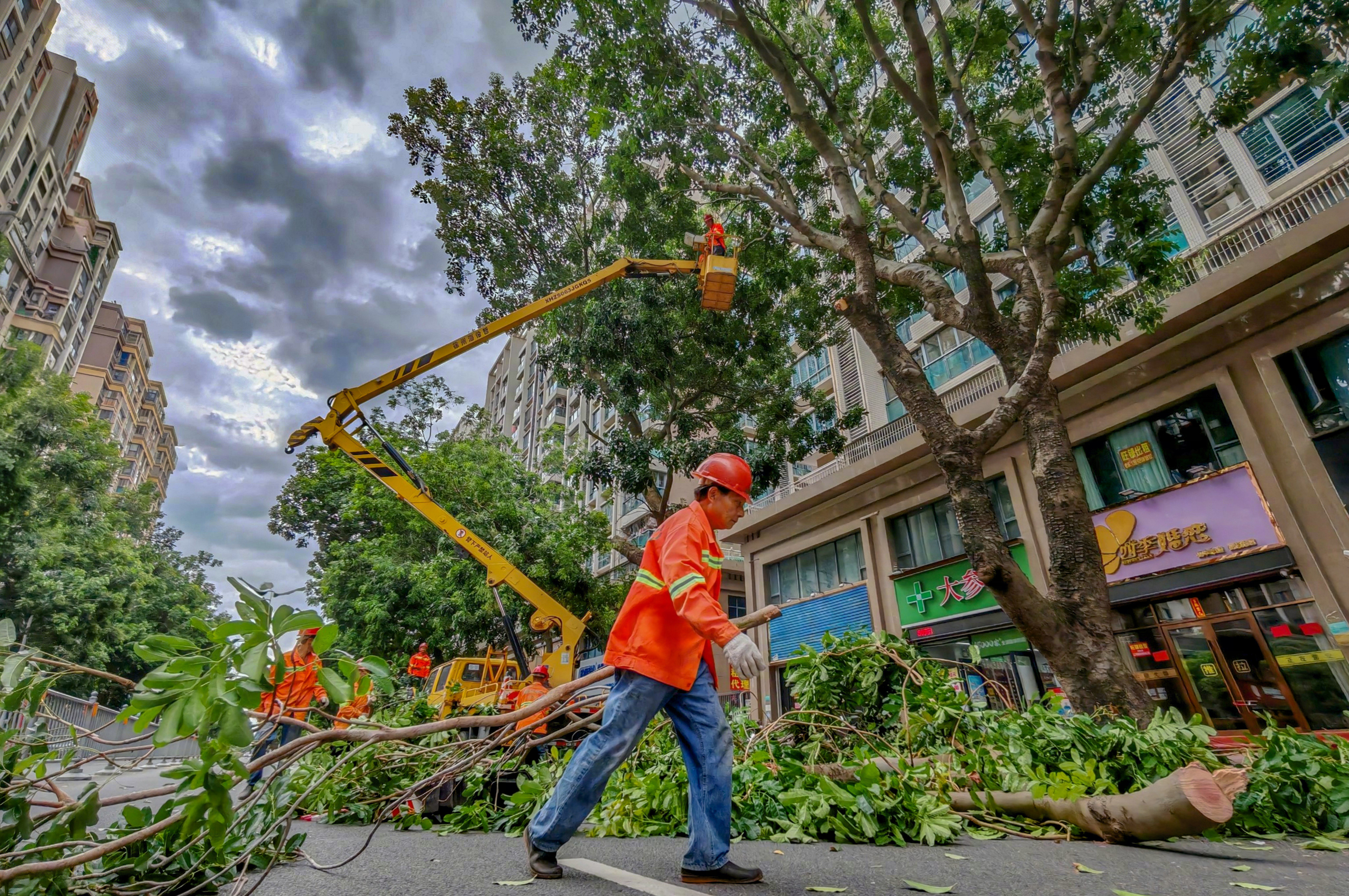 【超强台风“桦加沙”来袭#广东将遇严重风雨浪潮影响#】#台风#今年第18号台
