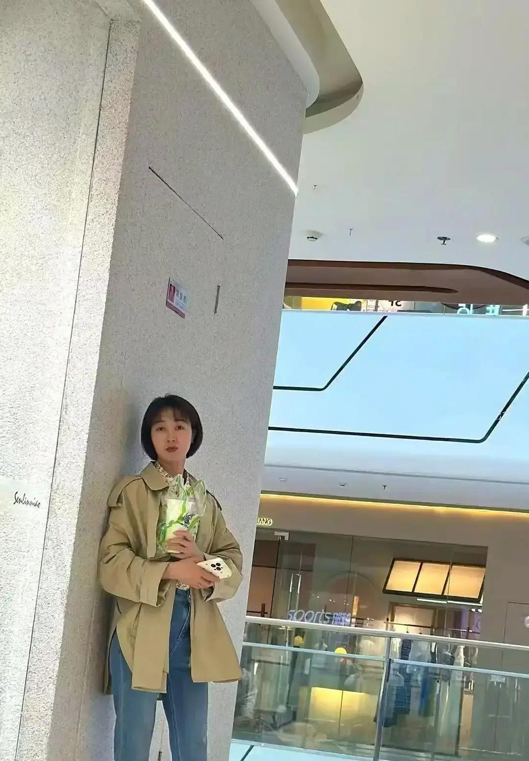 抖音刷到个匿名帖改编视频，说一姑娘三年前因老公长期缺席离婚，自己边上班边考下PM