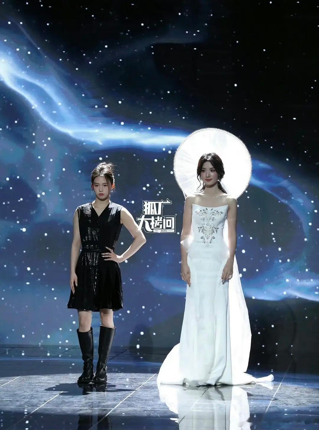 卢昱晓状态蛮好的，很美，就是这个光圈头饰有点怪