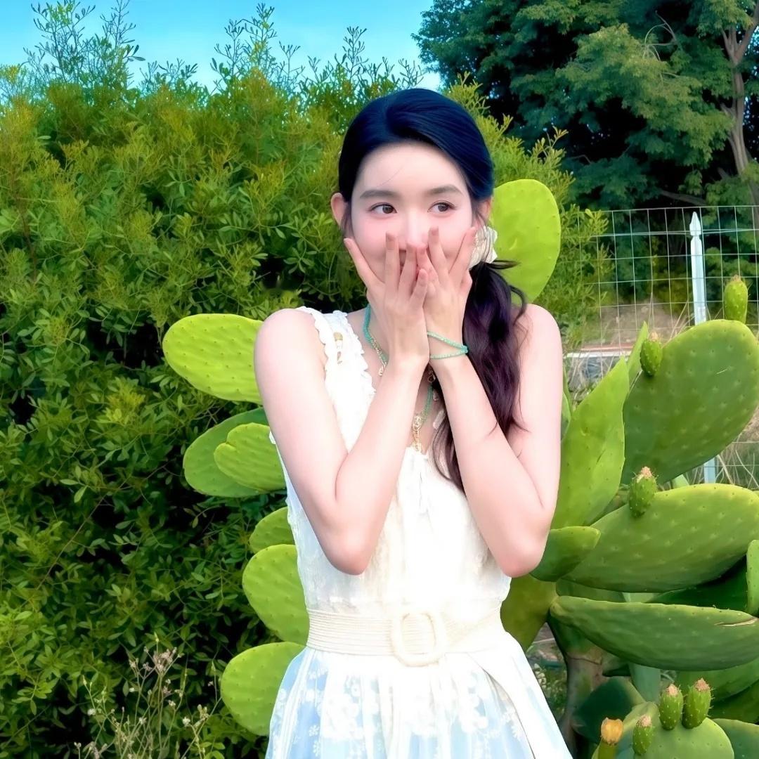 内娱女明星头像｜顶级校花头像｜头像大户｜卢昱晓