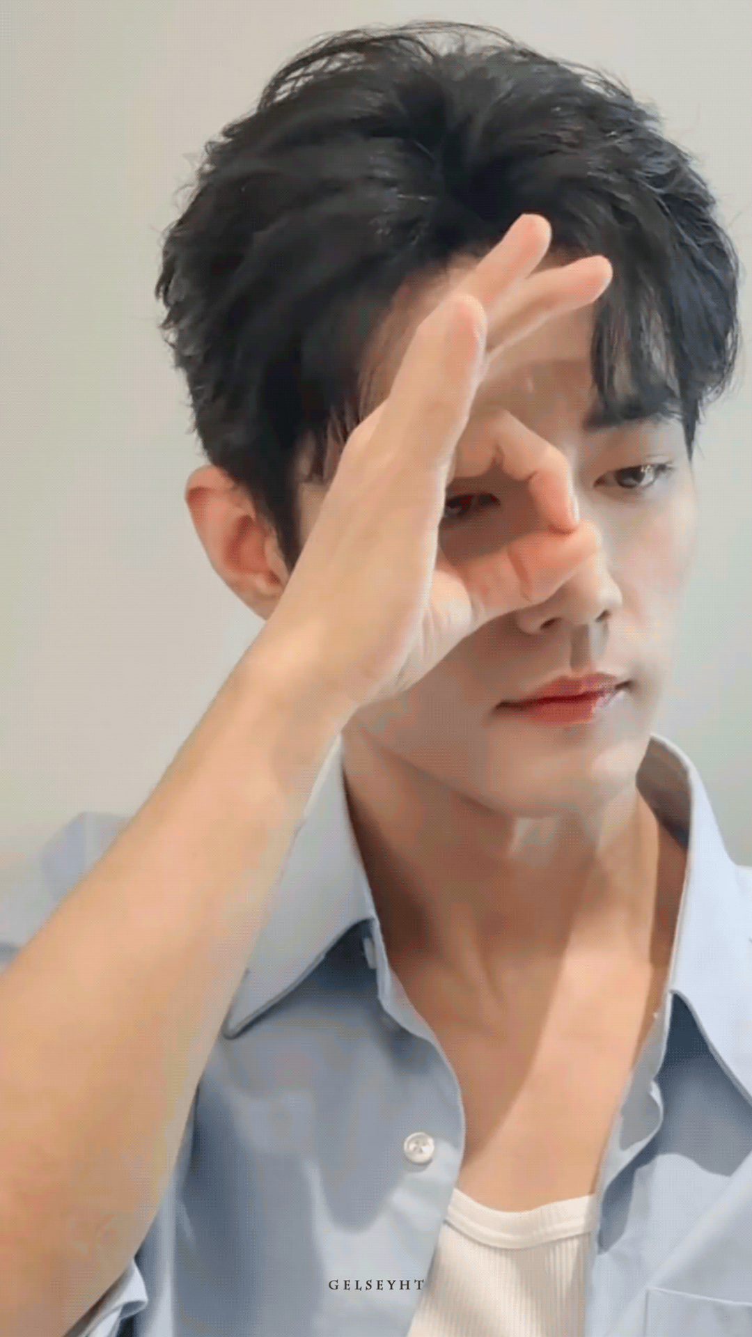 你知道你和星星有什么区别吗？星星在天上，而你，在我心里。