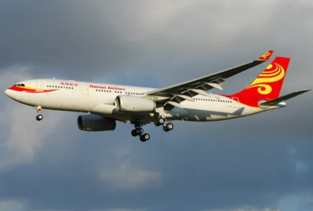 七月六号从埃及开罗乘坐海南航空HU472航班回深圳。我坐在48G座位上，中途去机