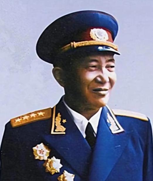1936年，罗瑞卿磕坏了牙，在西安一家牙医内就诊，他突然问牙医：孙思邈是哪朝人。