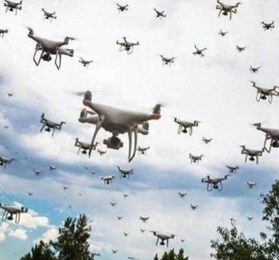 乌克兰这次算是下了血本，上千架无人机对着莫斯科连轰了三天三夜。本来指望靠“饱和式