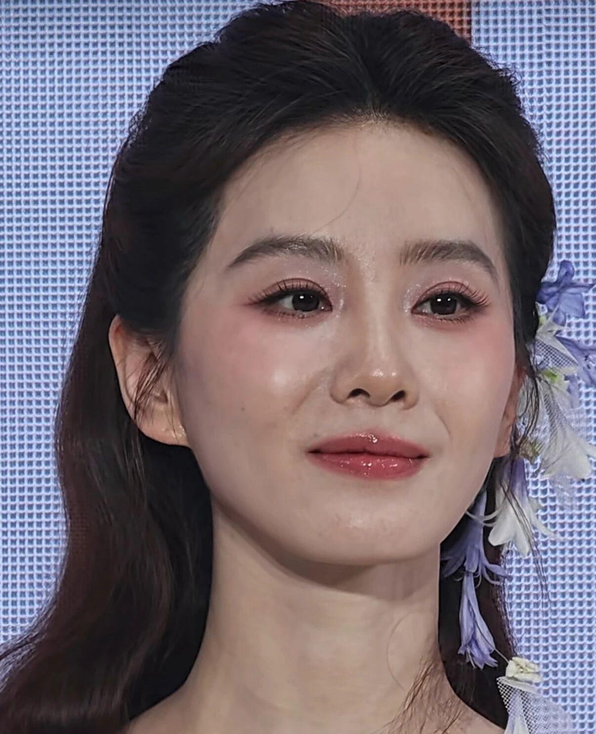 刘诗诗生图直出，东方骨相无需滤镜刘诗诗这组活动原相机生图，真的很抓人。很多明