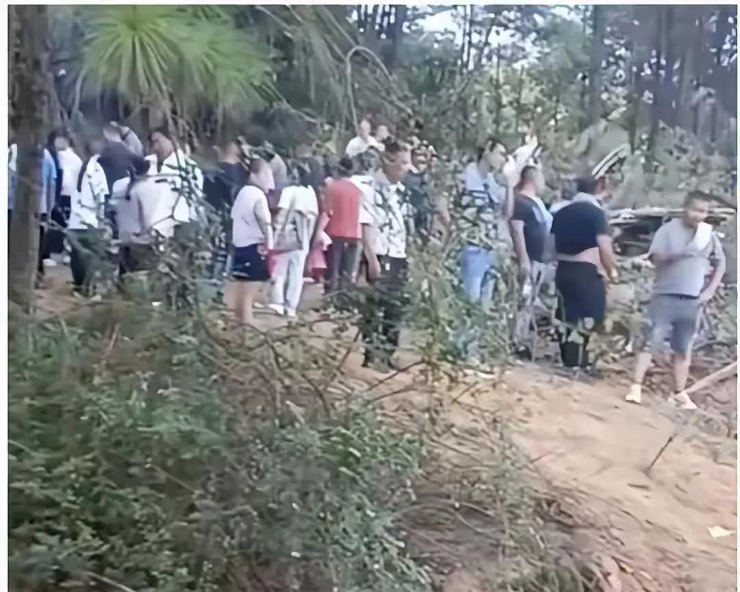 快讯！9月湖南东安发生一持刀伤人案致3死1伤。一名刚出狱不久的男子，因与两名死者