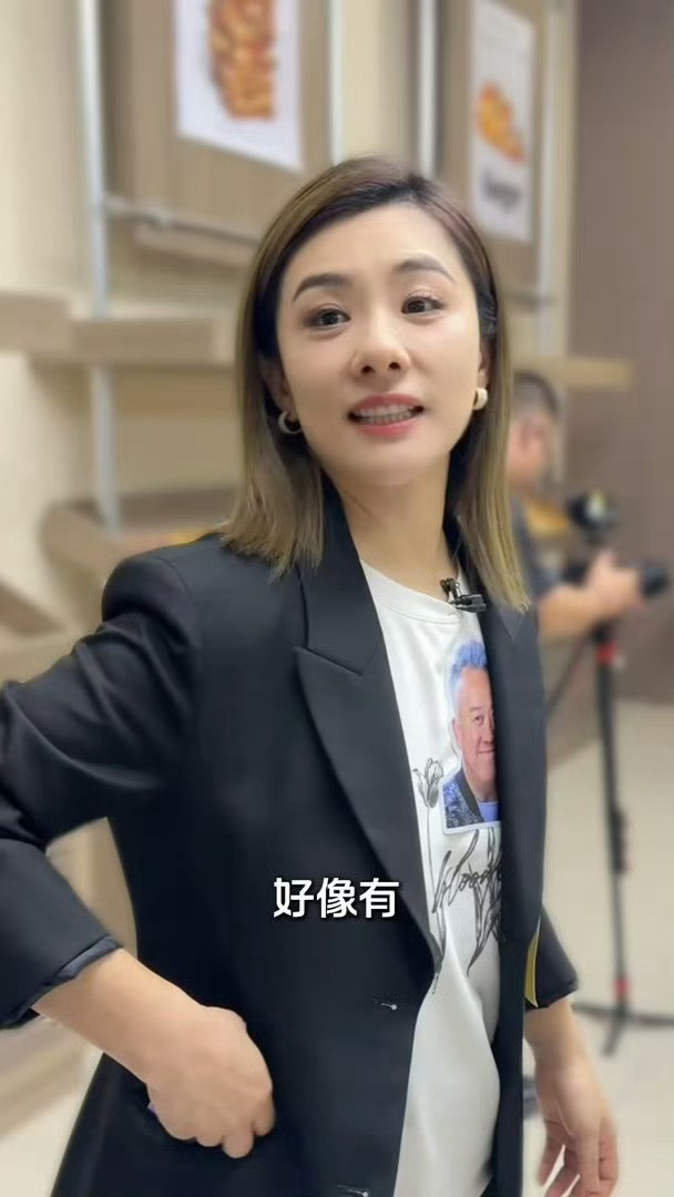刘璇帮工作人员追星刘涛最戳我的是她“忙前忙后”那个细节，不是随口答应敷衍一下，是
