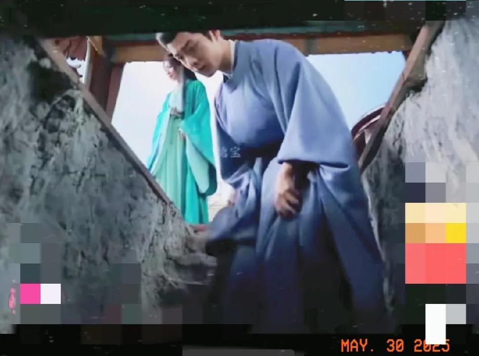 4.《藏海传》。据说，“藏宅”的地下室有九个通向外面的通道。任何人想要在“藏宅”
