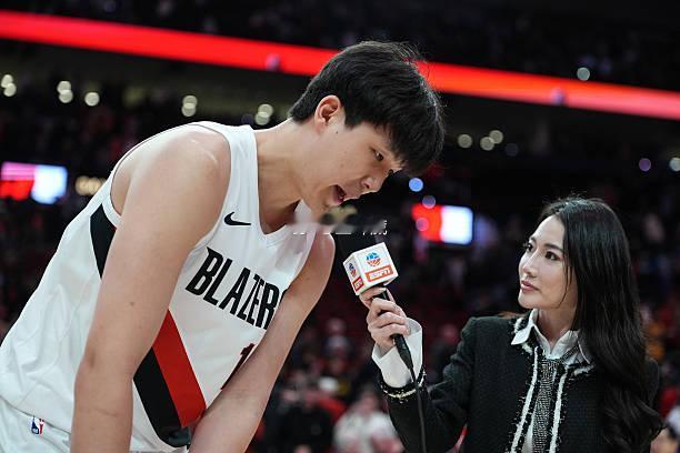 被下放不是多么丢人的事，真正如果能统治发展联盟的比赛，那离重回球队轮换就不远了。