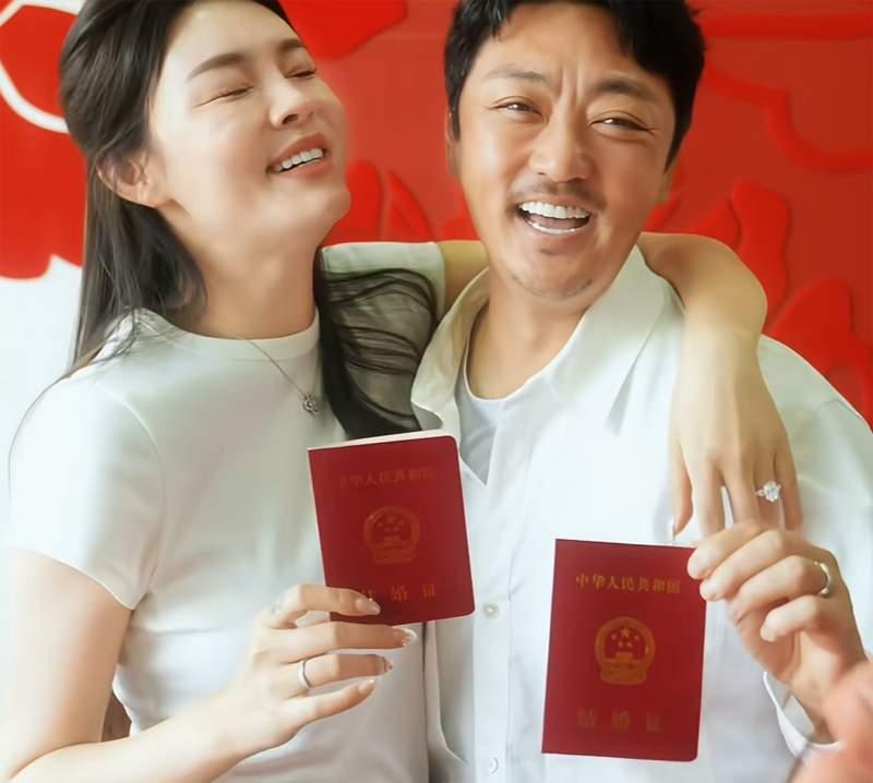 46岁演员赵达官宣结婚，妻子是模特杨小夕，身材高挑、多才多艺，家境优渥还开55万