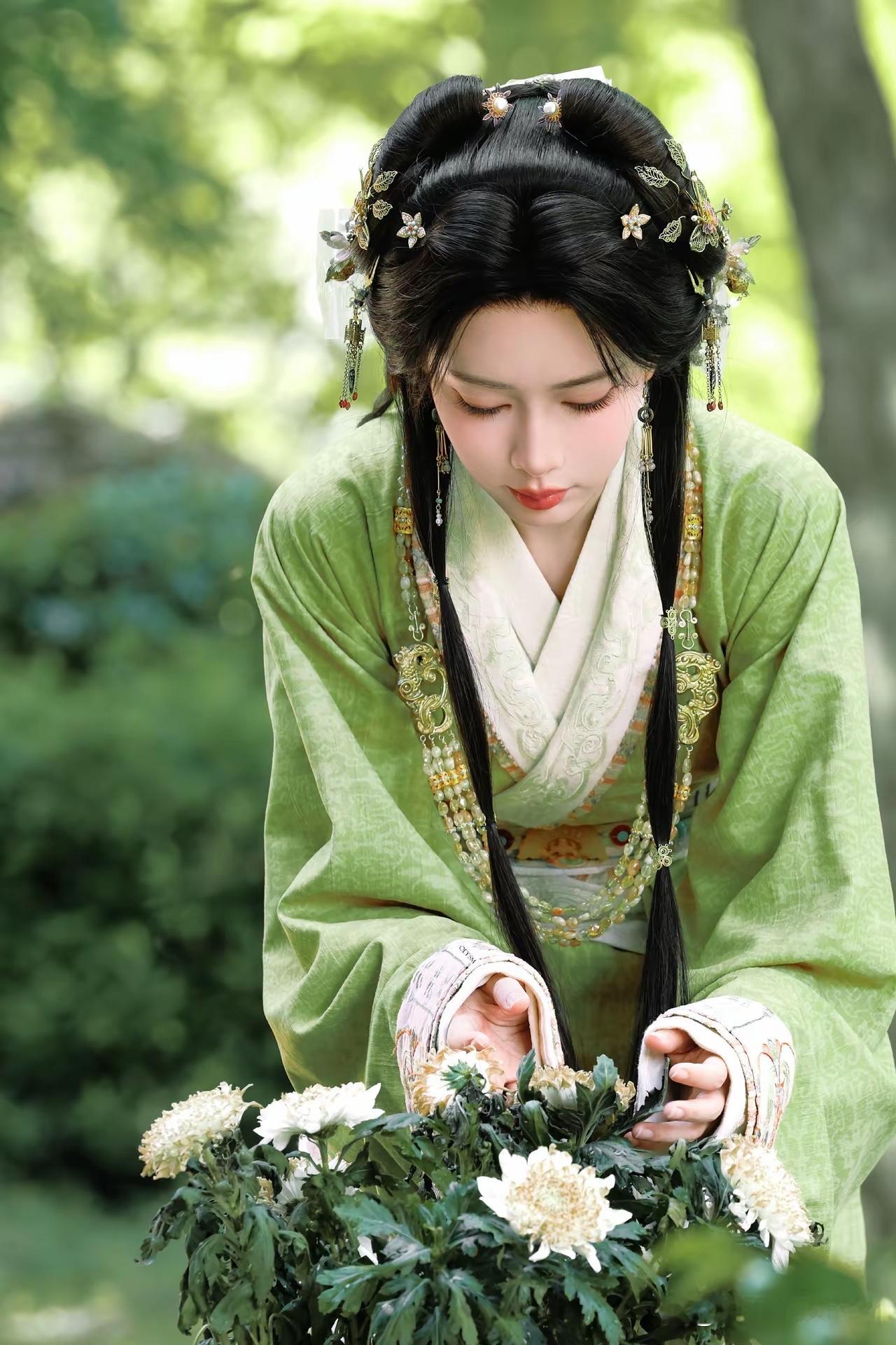 《将门独后》这是把预算全砸在服化道上了吧？孟子义这套新战袍也太绝了，这颜值直接碾
