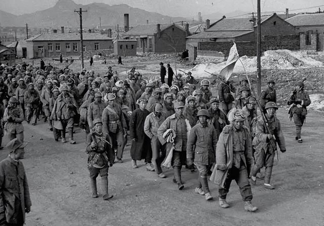 1947年8月，国民党驻盐城的师长李铁民下令将城内一百多地下党杀害，少将韩君明劝