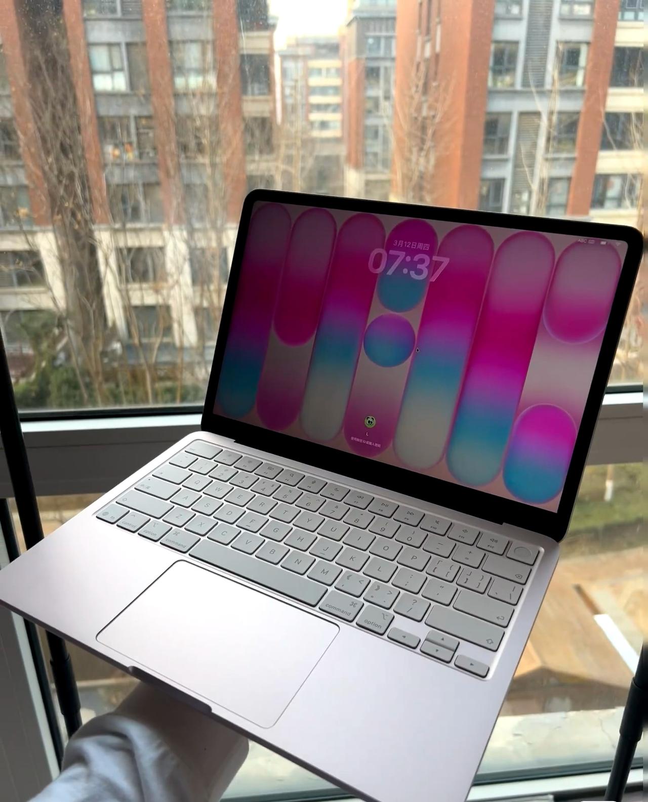 三千多元能做出这种品控也只有苹果了吧解决了轻度需求的人没必要花大价钱买mac