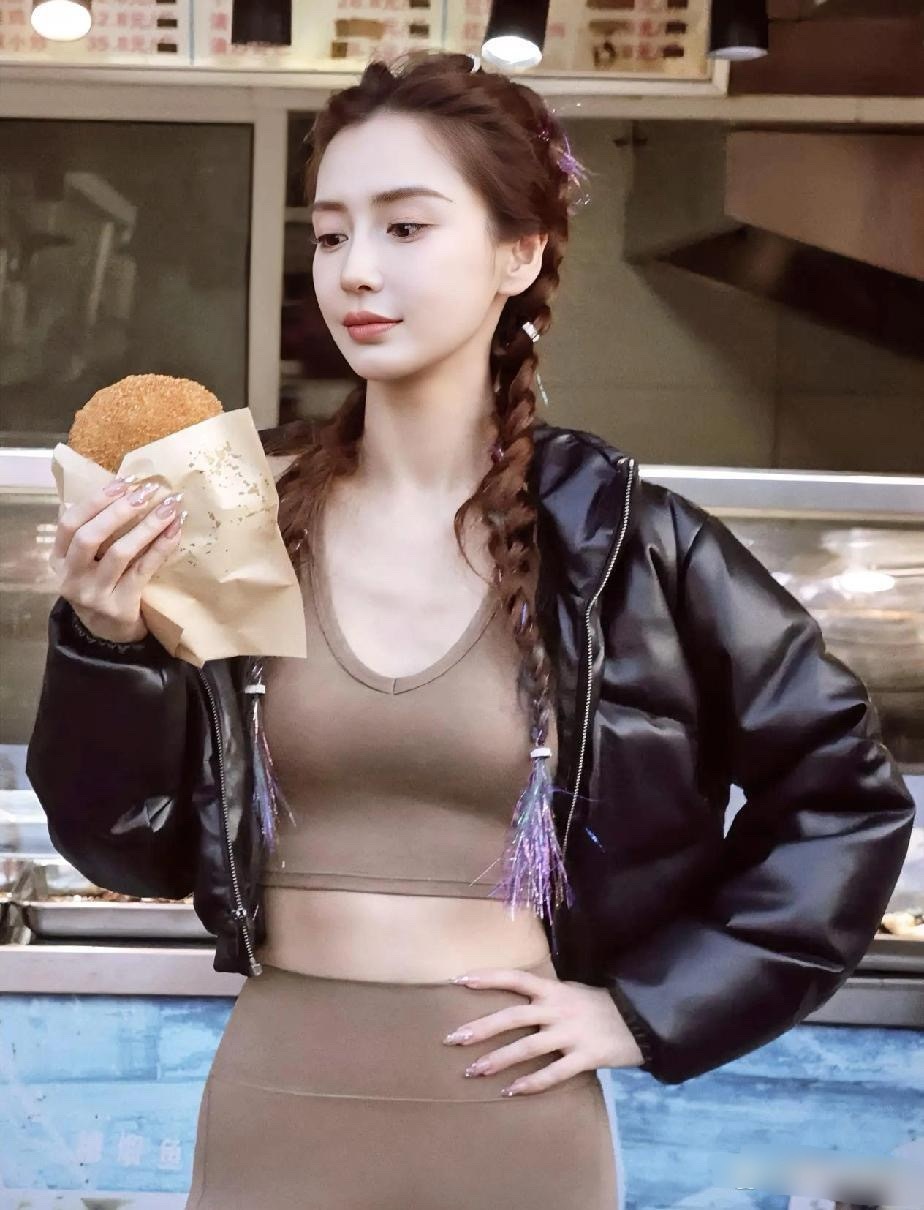 黄晓明是有多想不开，这么如花般娇艳的老婆也舍得离啊！​​​