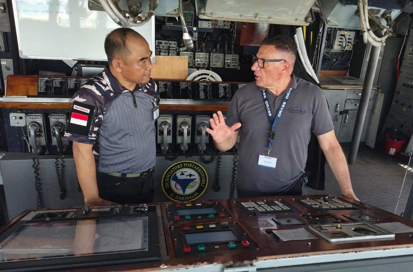 兵器影像意大利海军航母朱塞佩·加里波第号正式移交给印尼海军并更名为斯里维加亚