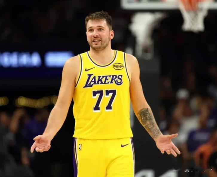 东契奇和浓眉交易反转！湖人和独行侠，谁的老板更后悔？如今再看东契奇与浓眉的交易