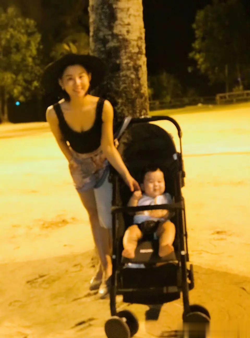 娱乐圈里算是最干净的女人，年近40，生了两个娃，还嫩如少女，身材原来也这么有料，