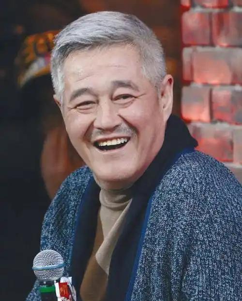 2013年，赵本山当着哈文的面：“既然如此，今年的春晚我不参加了”，说罢转身推门