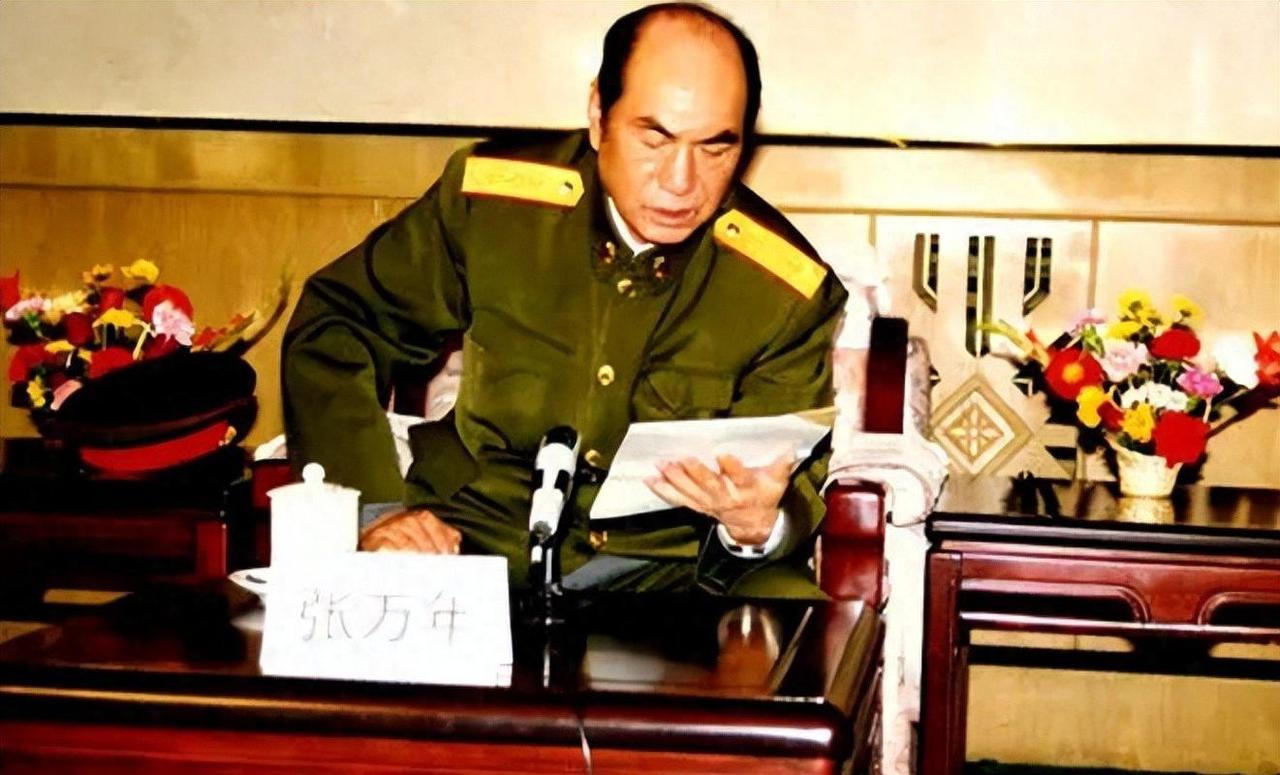 越战胜利后，43军归途中遇越军追袭，张万年杀了个回马枪！1979年3月，南疆