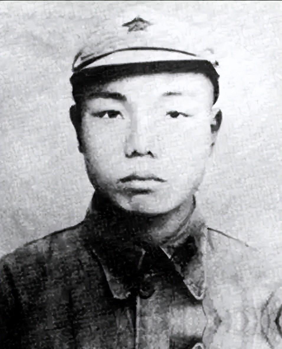 1970年，因为挂念老首长，萧华上将登门探望朱老总。一见面，萧华上将愤怒地讲：“