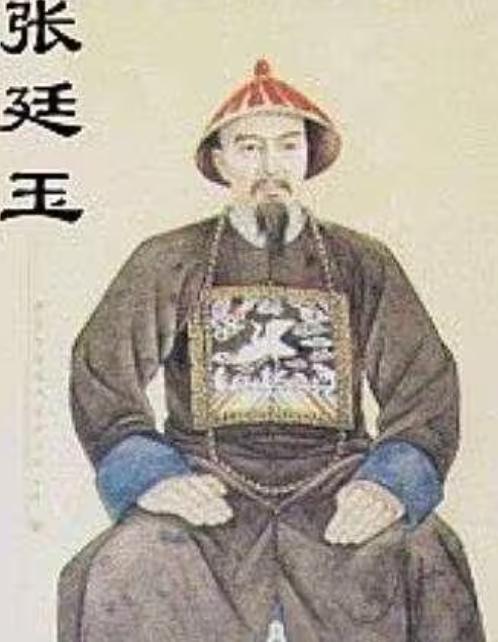 1751年，乾隆下令抄了老师张廷玉的家，一下子搜出了36万两银子，乾隆冷笑一声，