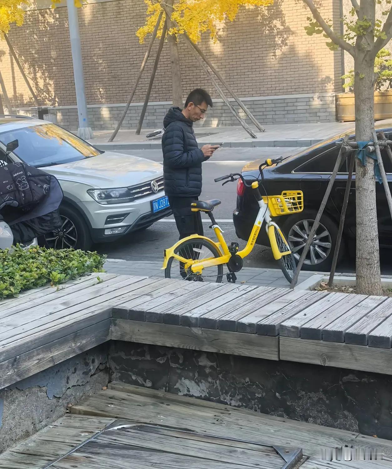 曾豪掷2亿港元套现、潇洒离职的前东方甄选CEO孙东旭，如今这是要“践行低碳生活”