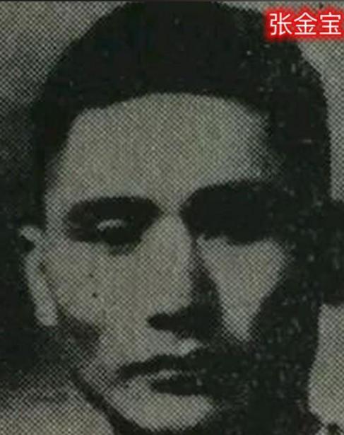 1940年，军统特工张金宝正要脱衣睡觉，刚躺到床上，日军突然破门而入。张金宝来不