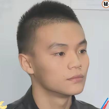 四川小伙参军体检合格，转头就被警察上门抓走，真相让人哭笑不得2015年，四