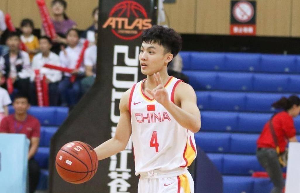 徐杰爱莫能助！中国男篮亚运会失利后，徐杰表示看到中国男篮失利而归，自己心里非常