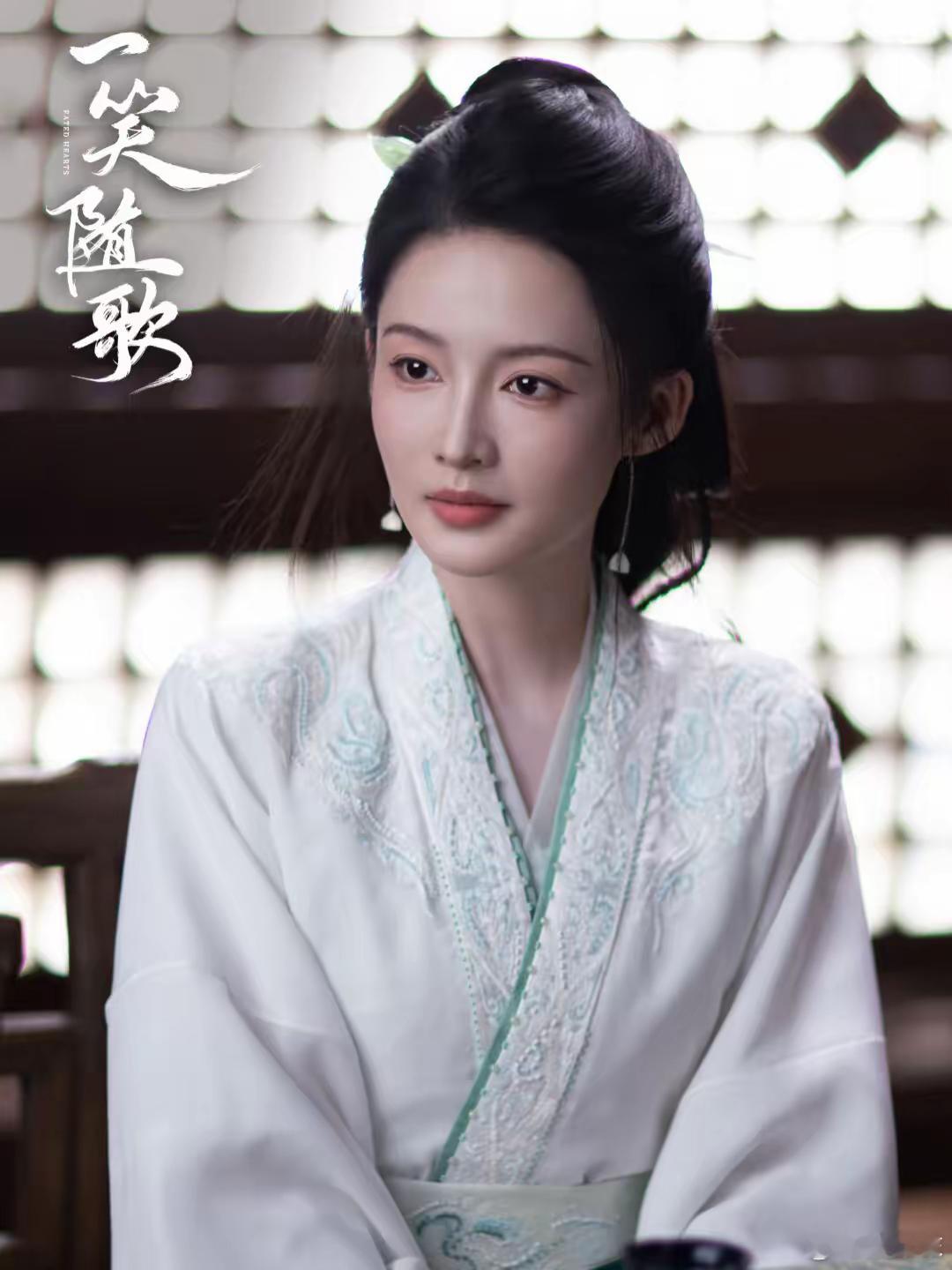 发现了一个很奇怪的现象，李沁明明挺火的，也长得很漂亮，但她演的剧总是热度不高，没