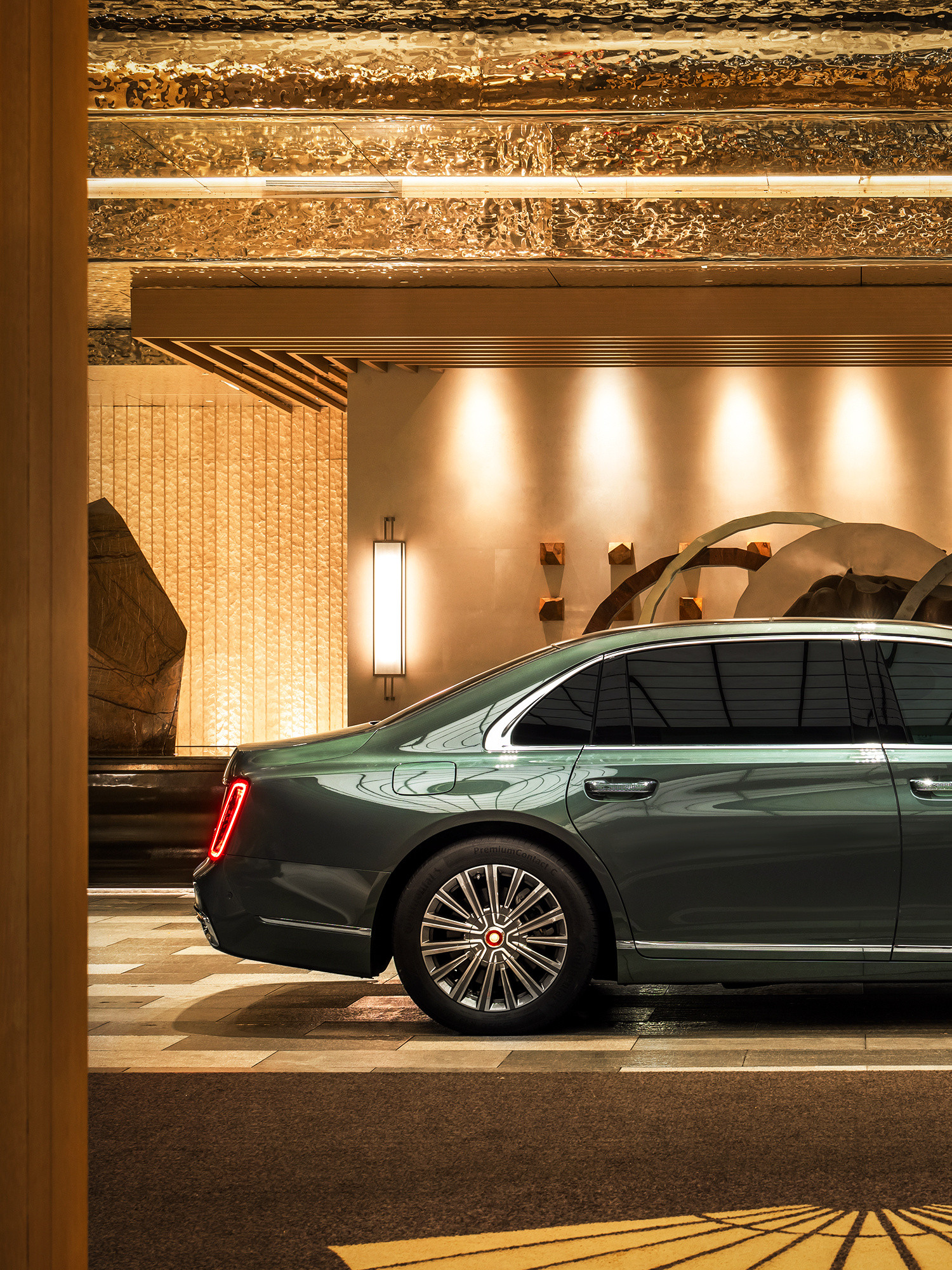 红旗国雅太雅致了，估计是最美中国车。