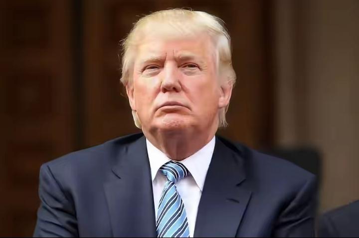 “特朗普终于意识到，自己犯下了巨大的错误！那就是离开了中国，老美自己根本玩不转！