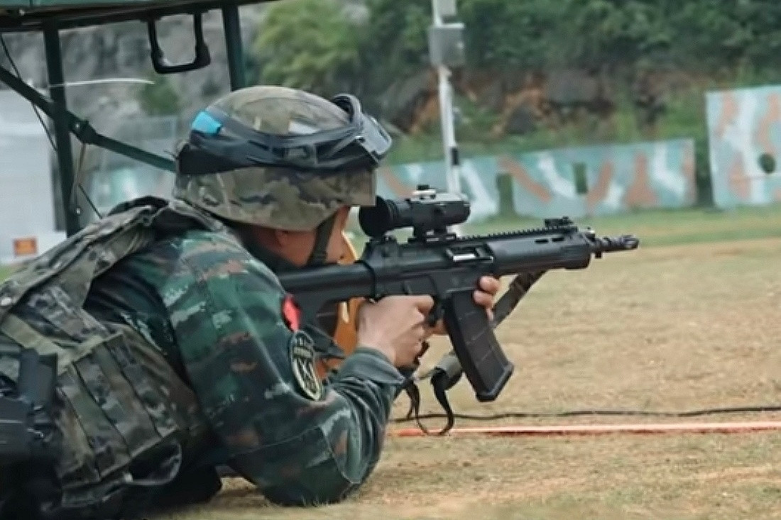 弹匣没磕地，表扬一下。